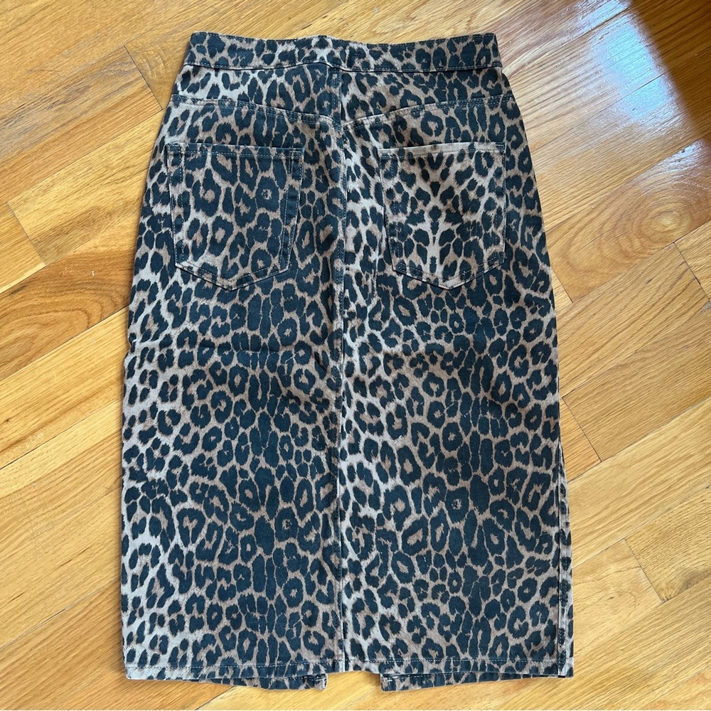 Zara size small leopard high waisted midi skirt with slit